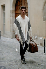 Charger l'image dans la galerie, Le poncho nude motif serpent