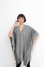 Load image into Gallery viewer, &lt;transcy&gt;Black snake print poncho&lt;/transcy&gt;
