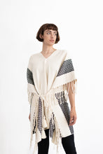 Charger l&#39;image dans la galerie, Le poncho nude motif serpent
